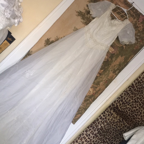 Vintage  wedding dress 80s beast 28 , waist 32 , 90 inches long - Picture 4 of 8